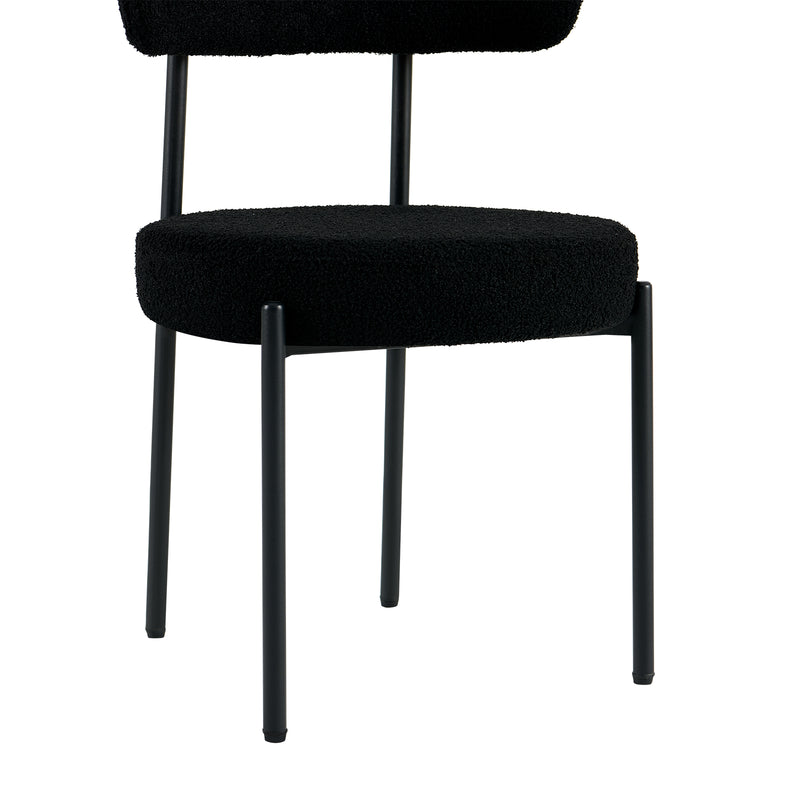 User-friendly assembly for black dining chairs – no tools required