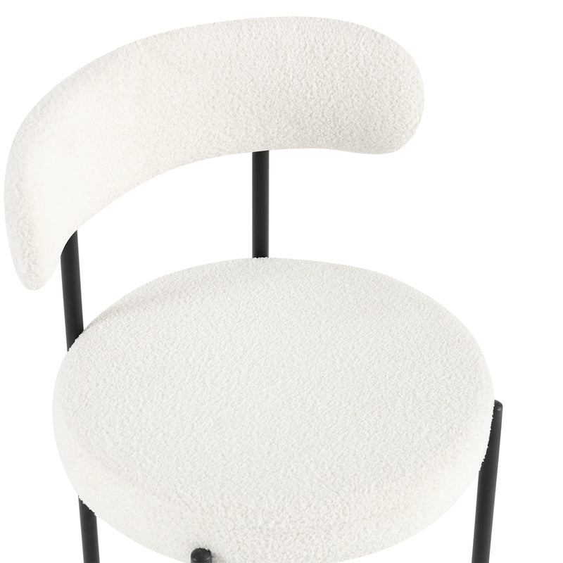 Classic white dining chairs – easy to match with decor

