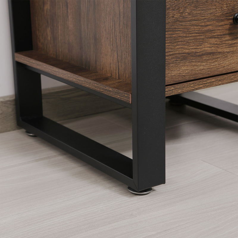 Detail of the bookshelf’s foot/base – modern sturdy support for New Zealand households